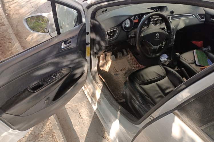 Used Peugeot 308 2013 1.6L Manual YouShang Model Driver Seat