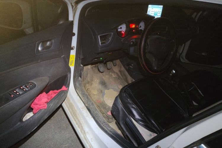 Used Peugeot 308 2013 1.6L Manual YouShang Model CNG Driver Seat