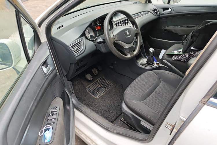Used Peugeot 308 2013 1.6L Manual YouShang Model Driver Seat