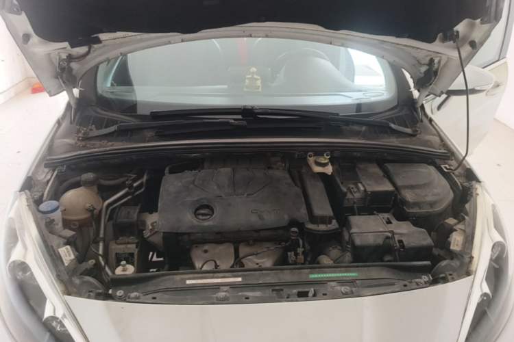 Used Peugeot 308 2013 1.6L Manual YouShang Model Engine Bay