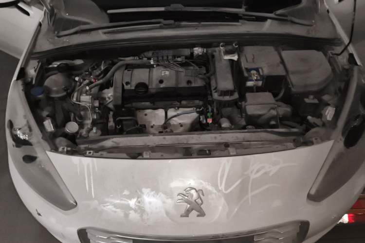 Used Peugeot 308 2013 1.6L Manual YouShang Model CNG Engine Bay