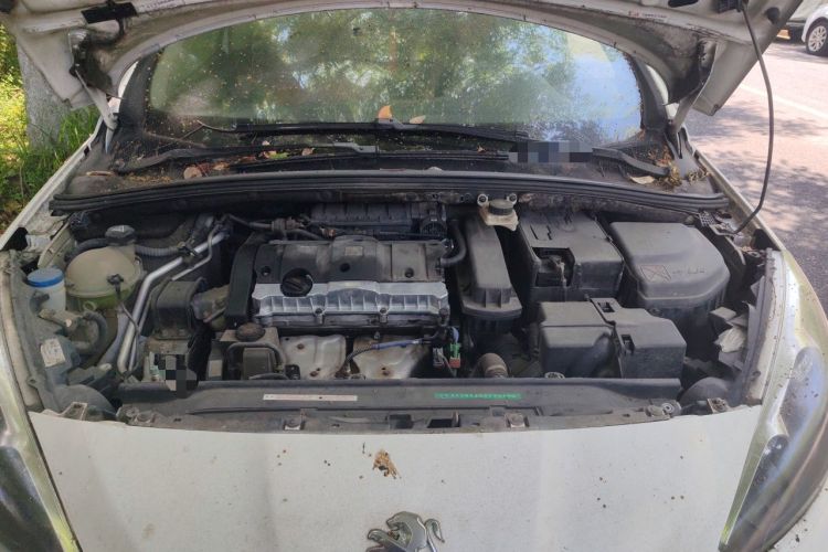 Used Peugeot 308 2013 1.6L Manual YouShang Model Engine Bay