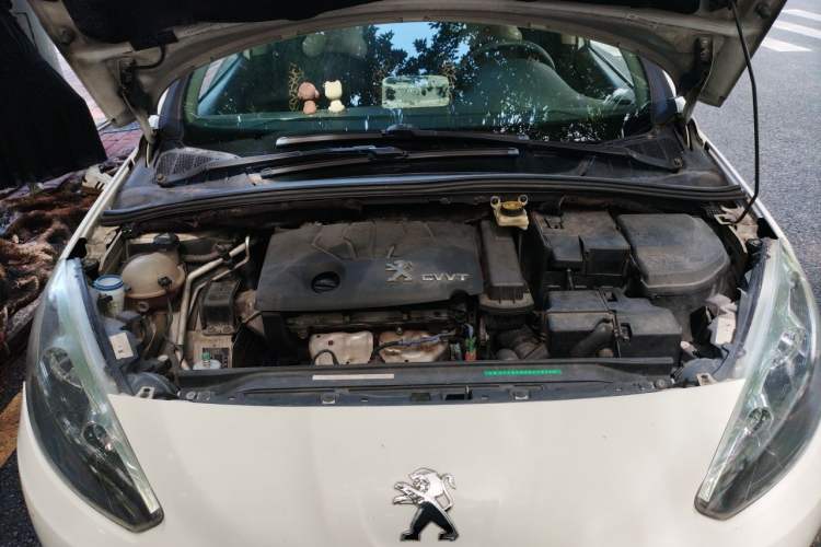 Used Peugeot 308 2013 1.6L Automatic YouShang Model Engine Bay