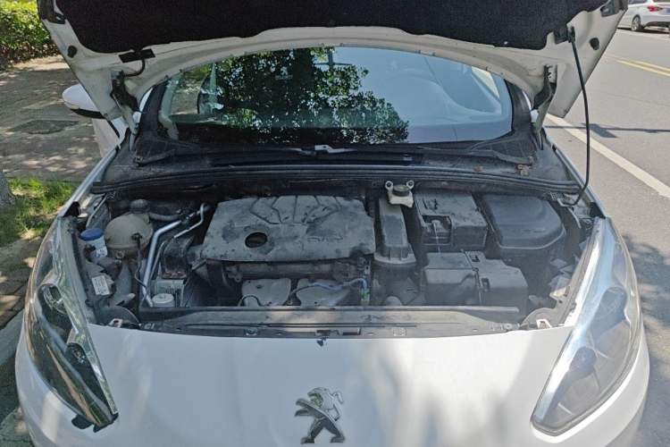 Used Peugeot 308 2013 1.6L Automatic YouShang Model Engine Bay