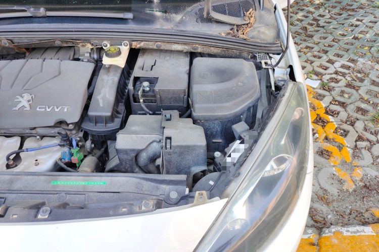Used Peugeot 308 2013 1.6L Manual Fashion Model Engine Bay Left
