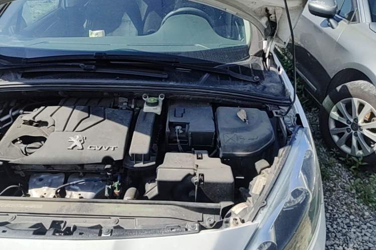 Used Peugeot 308 2013 1.6L Manual Fashion Model Engine Bay Left