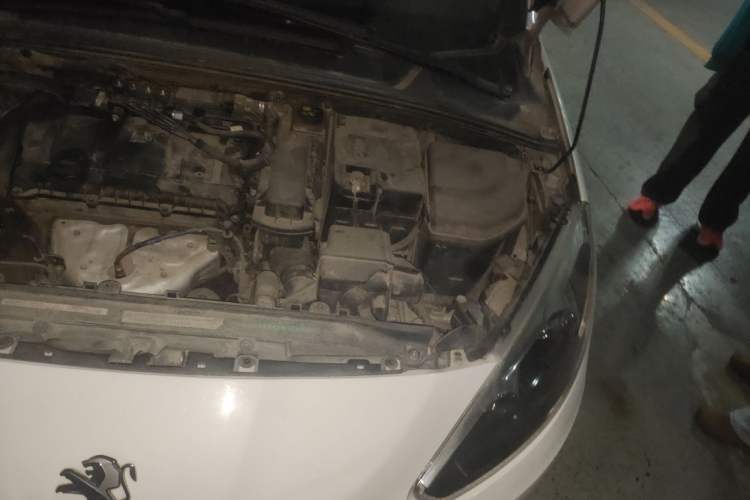 Used Peugeot 308 2013 1.6L Manual YouShang Model CNG Engine Bay Left