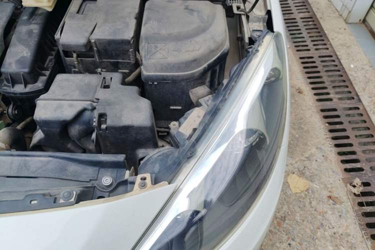 Used Peugeot 308 2013 1.6L Manual YouShang Model Engine Bay Left