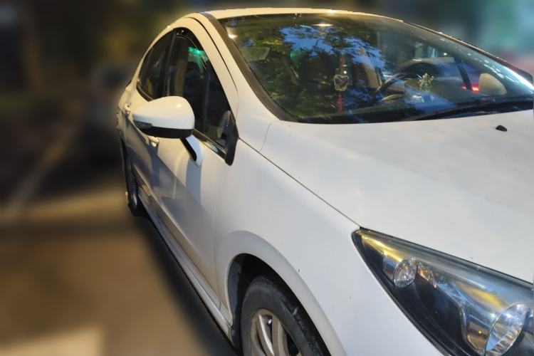 Used Peugeot 308 2013 1.6L Manual YouShang Model Front Right 45 Deg