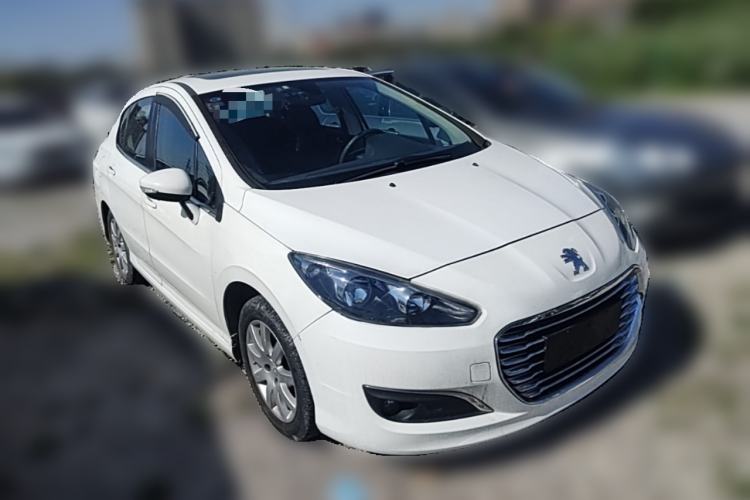 Used Peugeot 308 2013 1.6L Manual Fashion Model Front Right 45 Deg