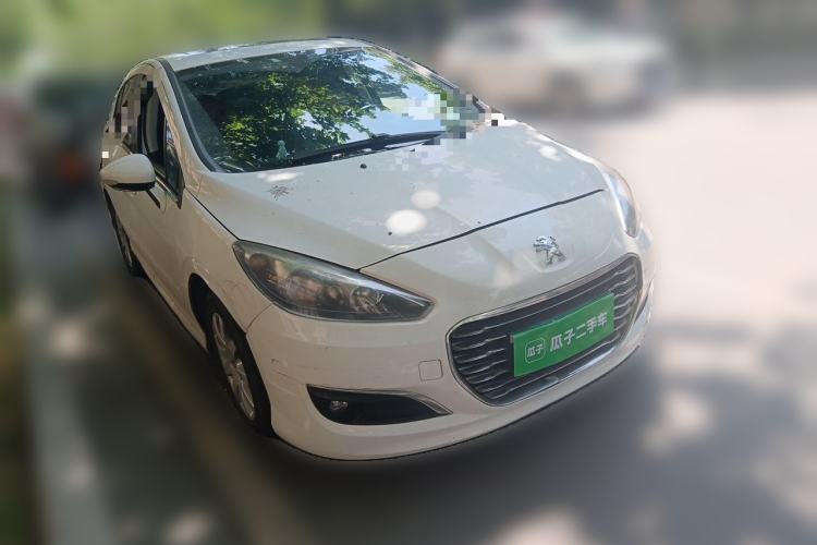 Used Peugeot 308 2013 1.6L Manual Fashion Model Front Right 45 Deg