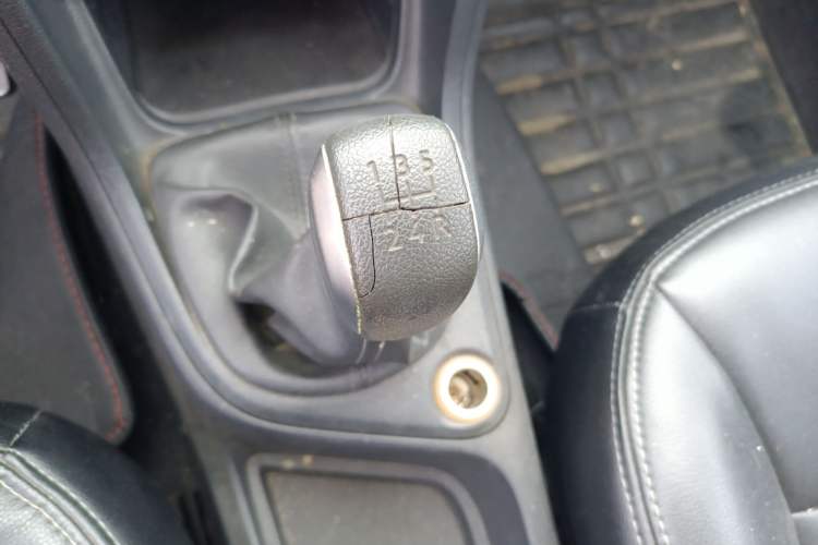 Used Peugeot 308 2013 1.6L Manual Fashion Model Gear Lever