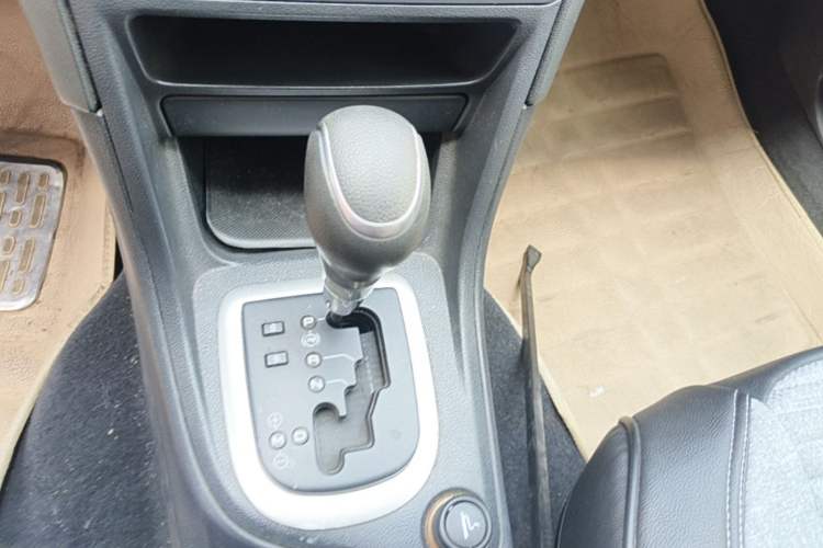Used Peugeot 308 2013 1.6L Automatic Fashionable Chen Kun Excellent Edition Gear Lever