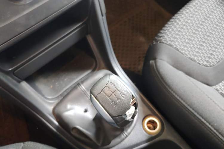 Used Peugeot 308 2013 1.6L Manual YouShang Model Gear Lever