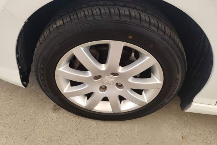 Used Peugeot 308 2013 1.6L Automatic YouShang Model Left Front Wheel Hub