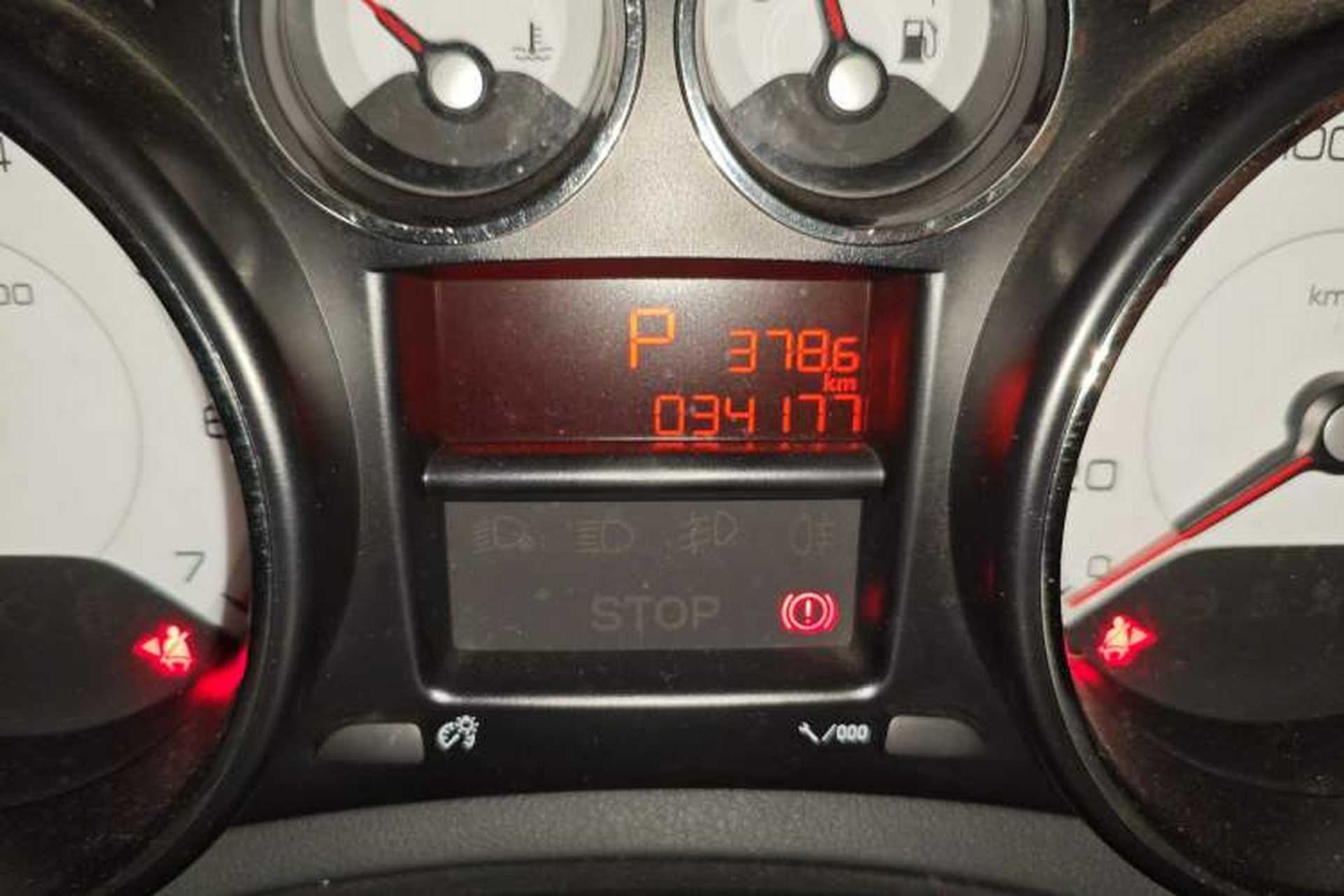 Used Peugeot 308 2013 1.6L Automatic YouShang Model Odometer Close Up