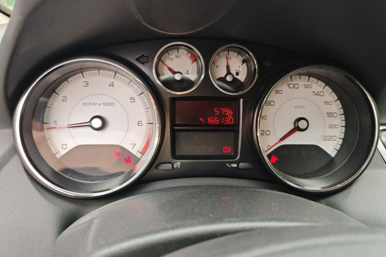 Used Peugeot 308 2013 1.6L Manual YouShang Model Odometer Close Up