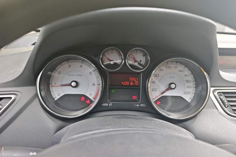Used Peugeot 308 2013 1.6L Manual YouShang Model Odometer Close Up