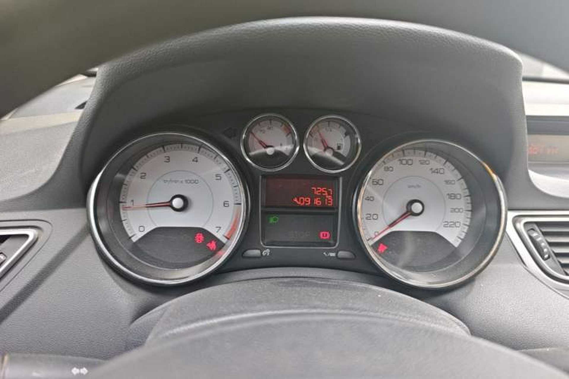 Used Peugeot 308 2013 1.6L Manual YouShang Model Odometer Close Up