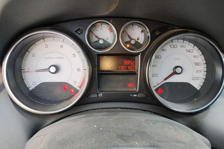 Used Peugeot 308 2013 1.6L Manual YouShang Model Odometer Close Up