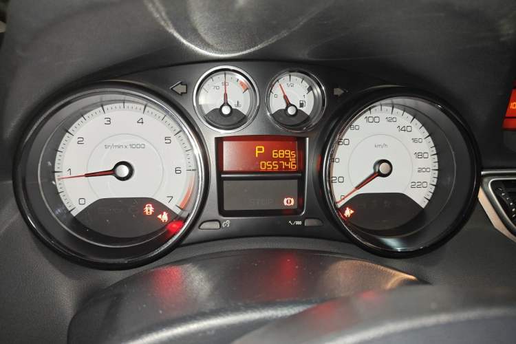 Used Peugeot 308 2013 1.6L Automatic YouShang Model Odometer Close Up