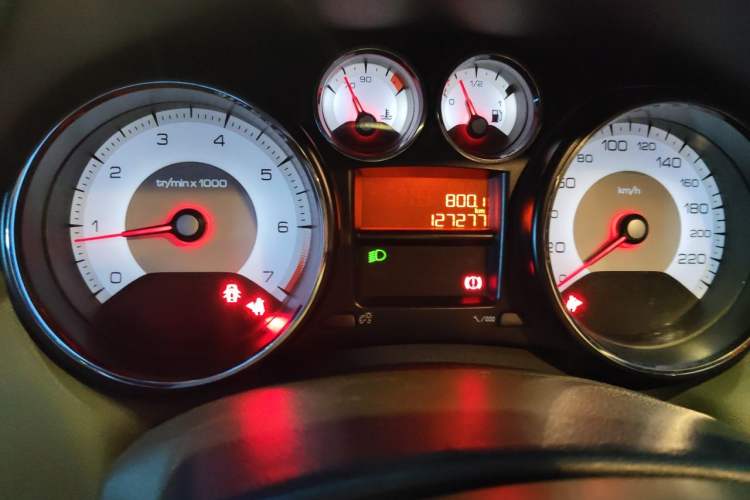 Used Peugeot 308 2013 1.6L Manual YouShang Model Odometer Close Up