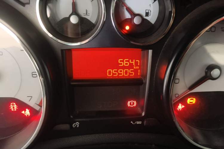 Used Peugeot 308 2013 1.6L Manual YouShang Model Odometer Close Up
