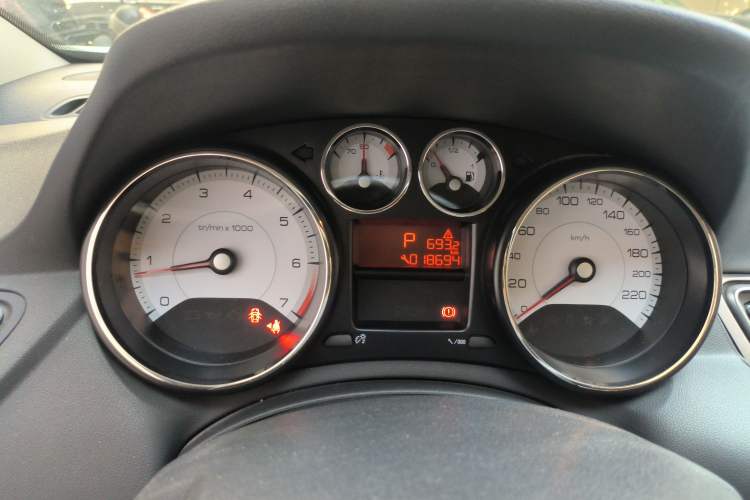Used Peugeot 308 2013 1.6L Automatic YouShang Model Odometer Close Up