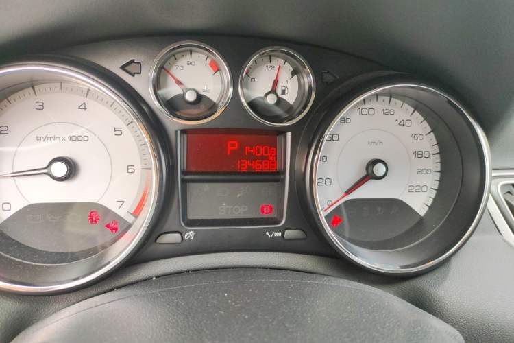 Used Peugeot 308 2013 1.6L Automatic YouShang Model Odometer Close Up