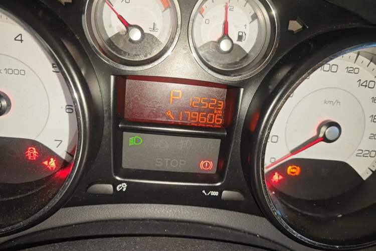 Used Peugeot 308 2013 1.6L Automatic YouShang Model Odometer Close Up