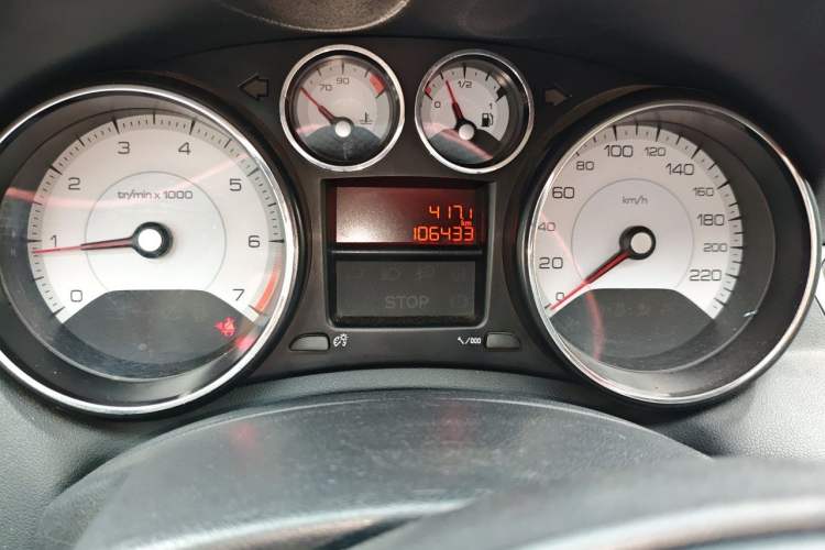 Used Peugeot 308 2013 1.6L Manual YouShang Model Odometer Close Up