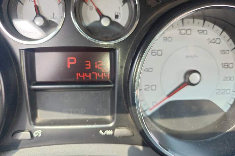 Used Peugeot 308 2013 1.6L Automatic YouShang Model Odometer Close Up