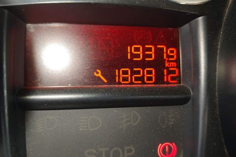 Used Peugeot 308 2013 1.6L Manual YouShang Model Odometer Close Up