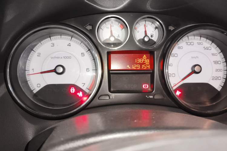 Used Peugeot 308 2013 1.6L Manual YouShang Model CNG Odometer Close Up