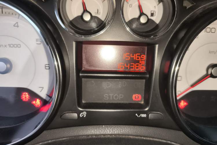 Used Peugeot 308 2013 1.6L Manual YouShang Model Odometer Close Up