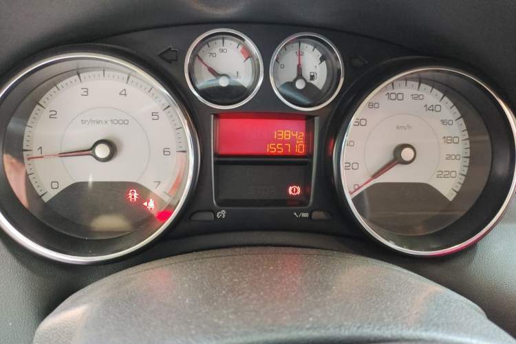 Used Peugeot 308 2013 1.6L Manual Fashion Model Odometer Close Up