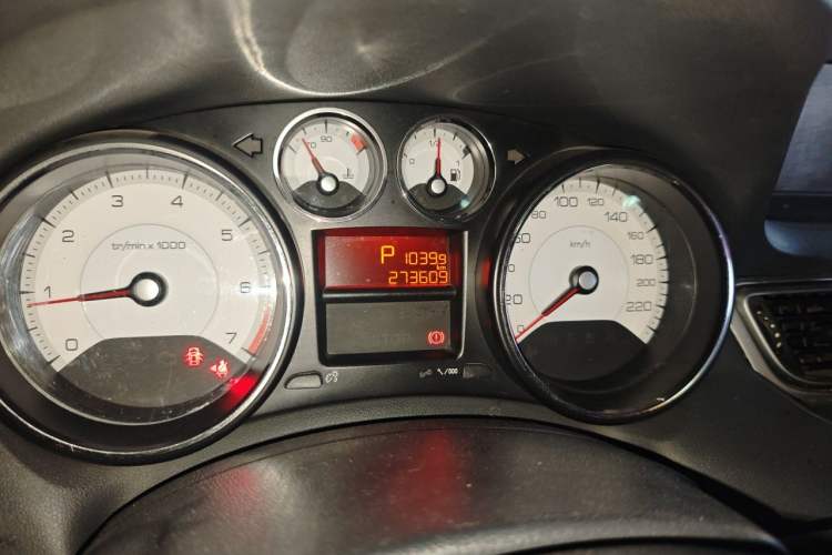 Used Peugeot 308 2013 1.6L Automatic Fashionable Chen Kun Excellent Edition Odometer Close Up
