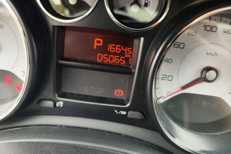 Used Peugeot 308 2013 1.6L Automatic Fashion Model Odometer Close Up