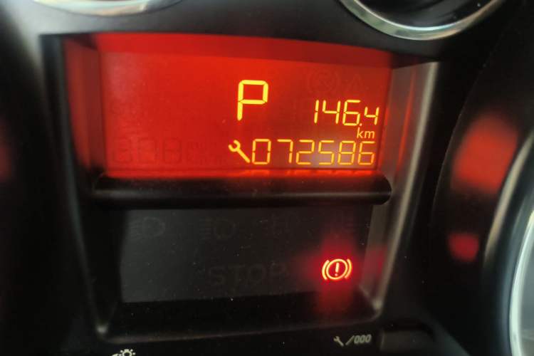 Used Peugeot 308 2013 1.6L Automatic Fashion Model Odometer Close Up