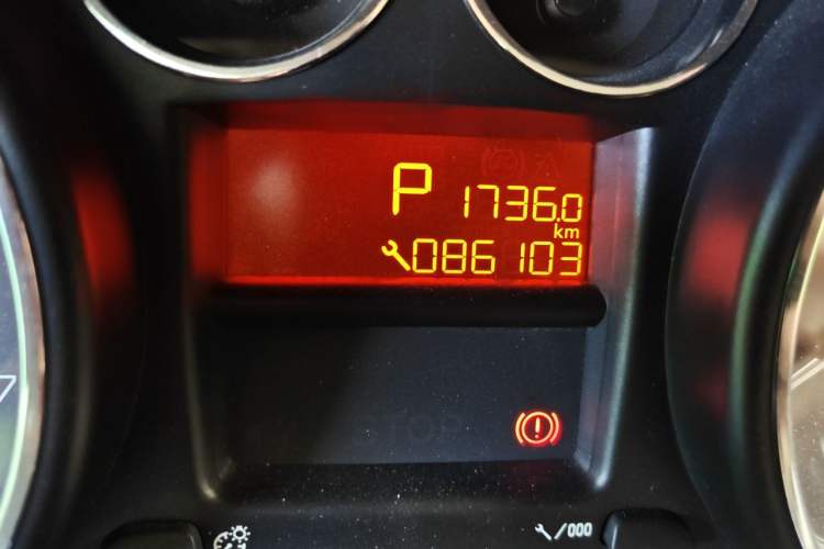 Used Peugeot 308 2013 1.6T SW Fashion Edition Odometer Close Up