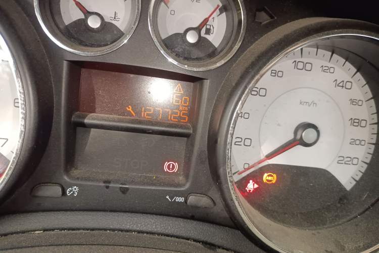 Used Peugeot 308 2013 1.6L Manual YouShang Model Odometer Close Up