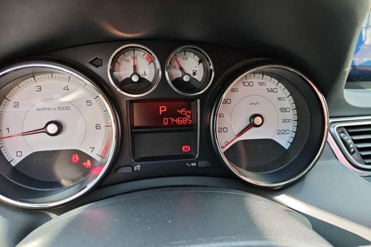 Used Peugeot 308 2013 1.6L Automatic YouShang Model Odometer Close Up