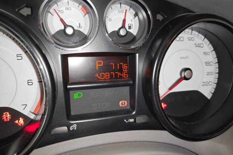 Used Peugeot 308 2013 1.6L Automatic YouShang Model Odometer Close Up