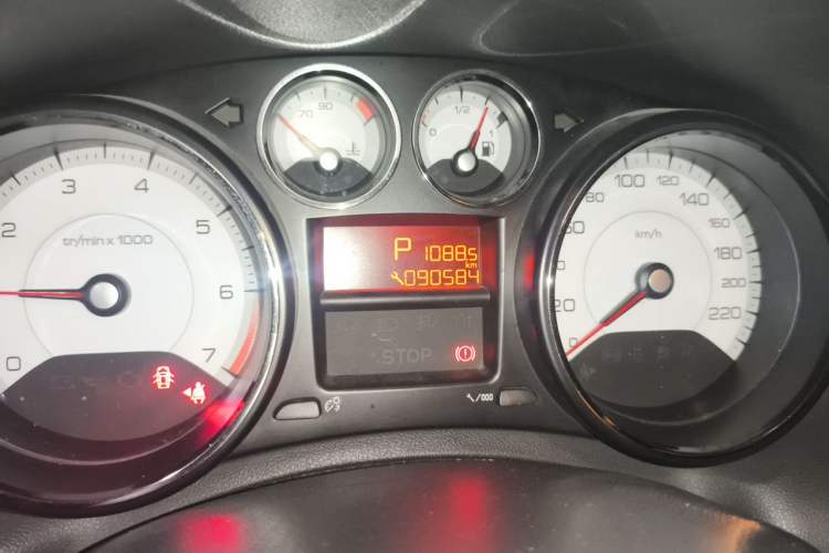 Used Peugeot 308 2013 1.6L Automatic Fashion Model Odometer Close Up
