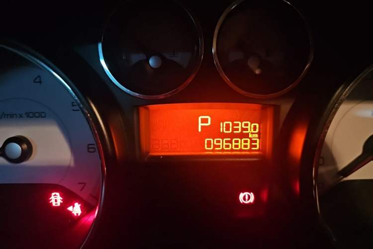 Used Peugeot 308 2013 1.6L Automatic Fashion Model Odometer Close Up