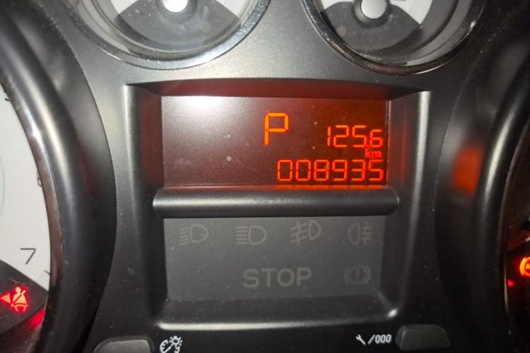 Used Peugeot 308 2013 1.6L Automatic YouShang Model Odometer Close Up