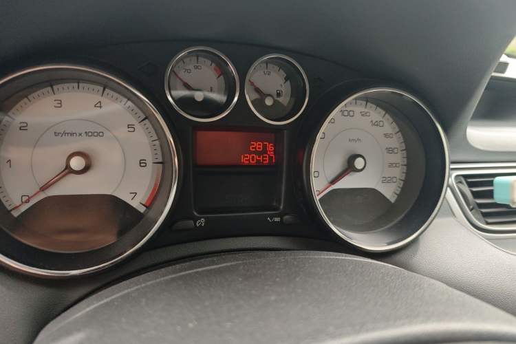 Used Peugeot 308 2013 1.6L Manual YouShang Model Odometer Close Up