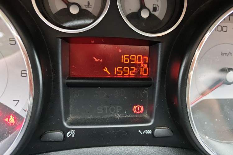 Used Peugeot 308 2013 1.6L Manual YouShang Model Odometer Close Up