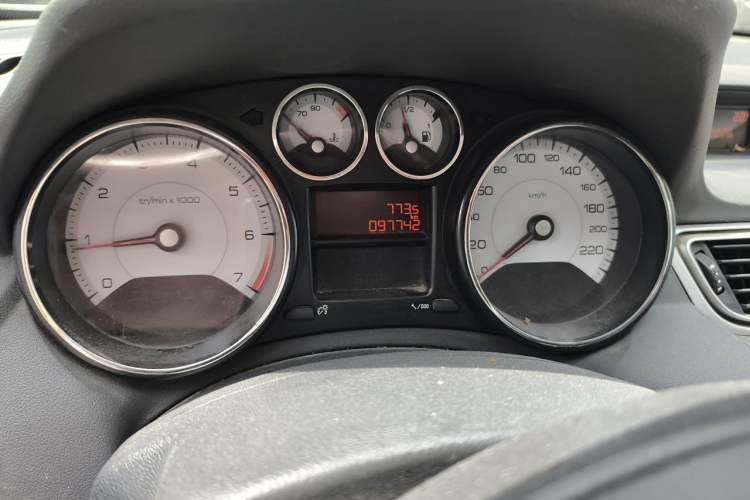 Used Peugeot 308 2013 1.6L Manual YouShang Model Odometer Close Up