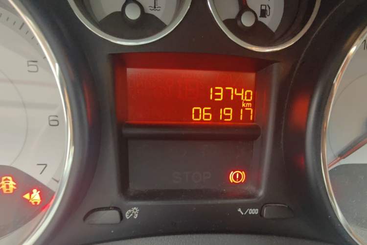 Used Peugeot 308 2013 1.6L Manual YouShang Model Odometer Close Up